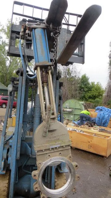 Velan 12″-150 knife gate valve actuated