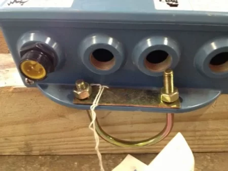 Rosemount 8712DR12NOM4 Remote Mount Magnetic Flowmeter Control