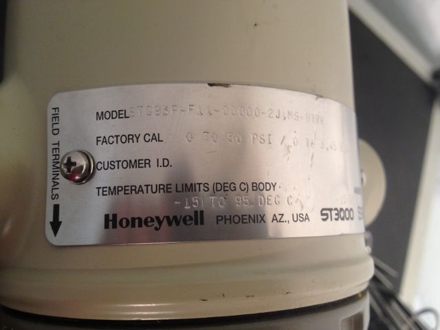 Honeywell STG93P-F11-00000-2J Pressure Transmitter