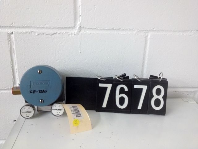 Foxboro current to air converter model E69F     