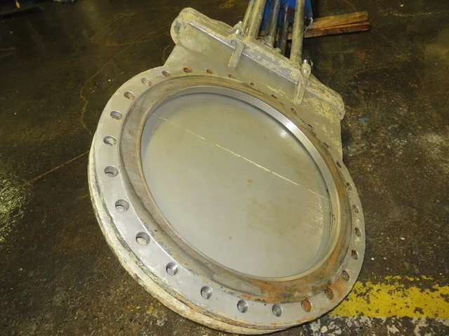 Trueline TL 30″ knife gate valve with actuator