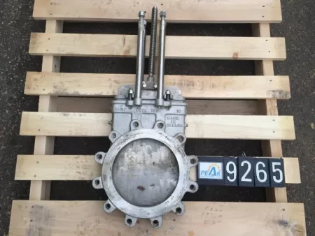 NPV 10″-150 knife gate valve, hand wheel operated