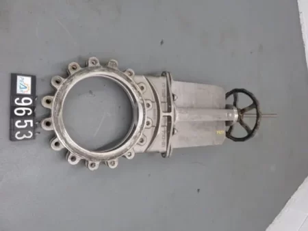 TL 18″ knife gate valve, Hand Wheel Operated