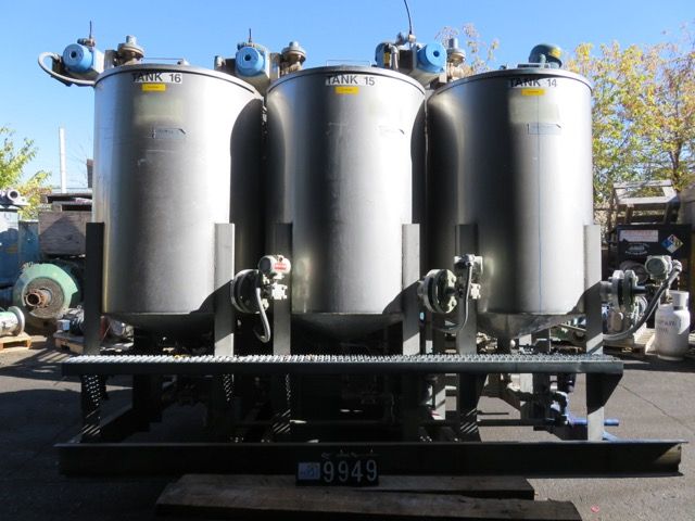 6 Bank Stainless Steel Tanks, capacity 118 liters