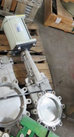 FNW 10″-150 knife gate valve with pneumatic actuator