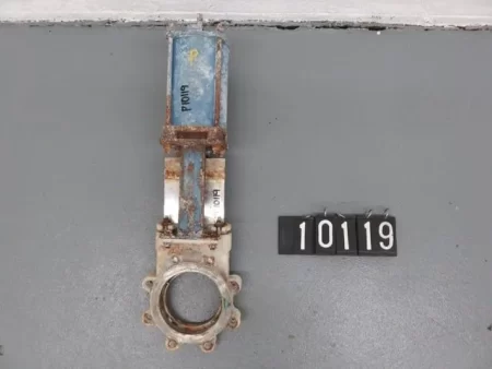 Dezurik 6″ -150 knife gate valve with pneumatic actuator