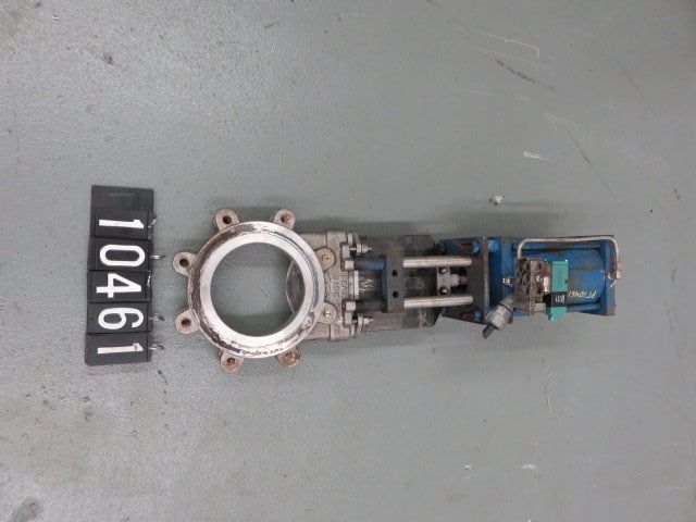 Trueline TL 8″-150 knife gate valve with pneumatic actuator