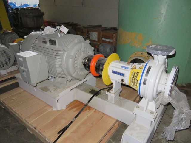 Ahlstrom / Sulzer pump model APT22-3 with base and motor / Unused Spare Room