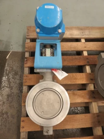 Jamesbury 8″-300 Wafer Sphere Valve with Actuator , Unused Spare Room