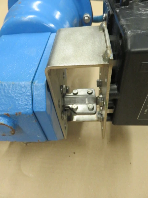 Jamesbury 2″-150 Butterfly Valve with Actuator and Positioner , Unused Spare Room