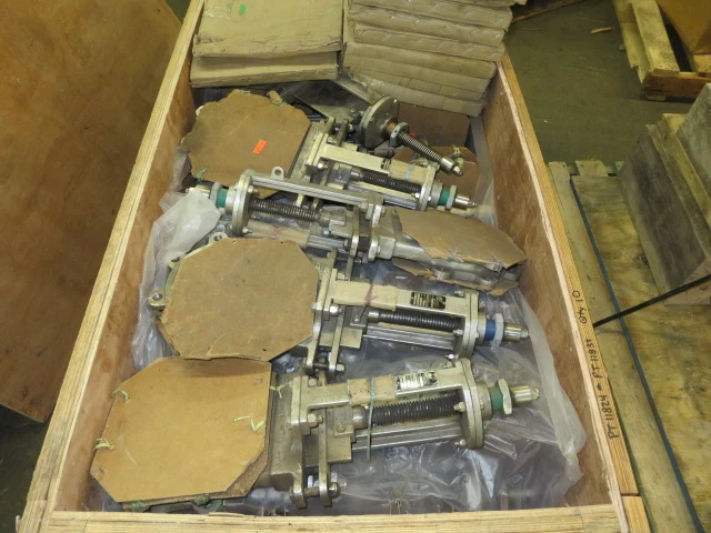 Flow Control Components FCC 6″ -150# Knife Gate Hand Wheel Operated ; Unused Condition