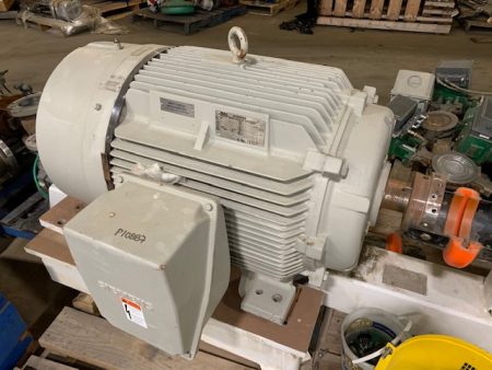 125 hp 3580 rpm 460v Siemens Nema Premium AC Motor Unused