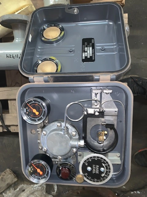 Fisher 2500-249 Level Controller and Transmitter