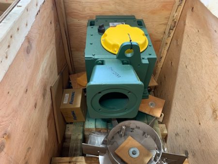 SPX Lightnin 504C7.5C Top Mount Agitator, Ratio 33.1:1, Unused Storeroom Spare