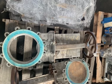 Dezurik 12″ -150 Knife Gate Valve Hand Wheel Operated