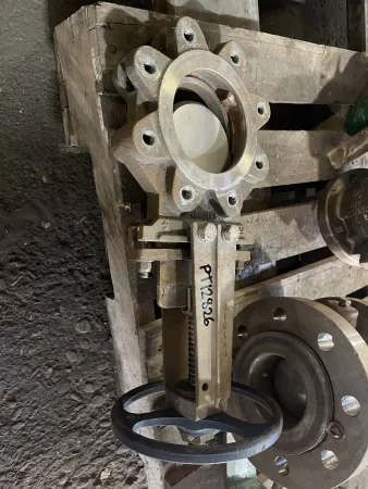 Fabri-Valve 4″-150 knife gate valve, hand wheel operated