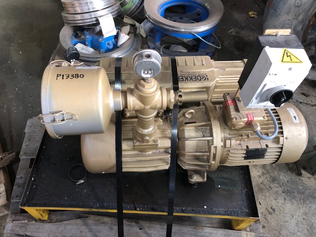 Dekker Vacuum Pump RVL111H-03 with base and Motor