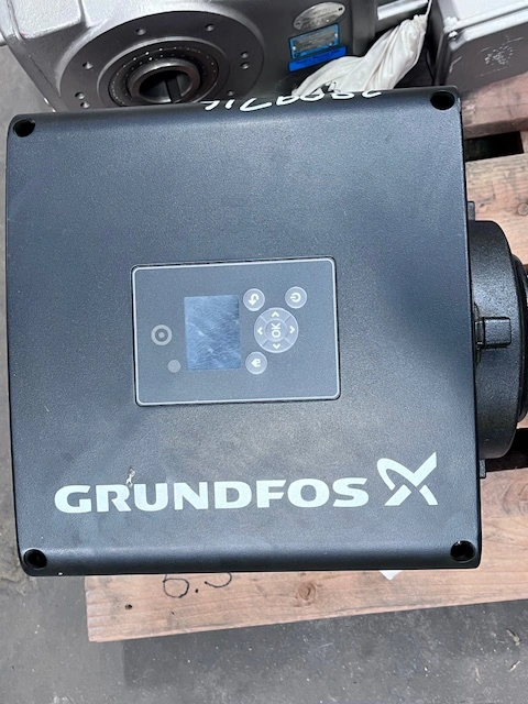 10HP Grundfos CRNE1-23-HS-P-GI-E-HQQE Model A96764924P11831 In-Line Pump