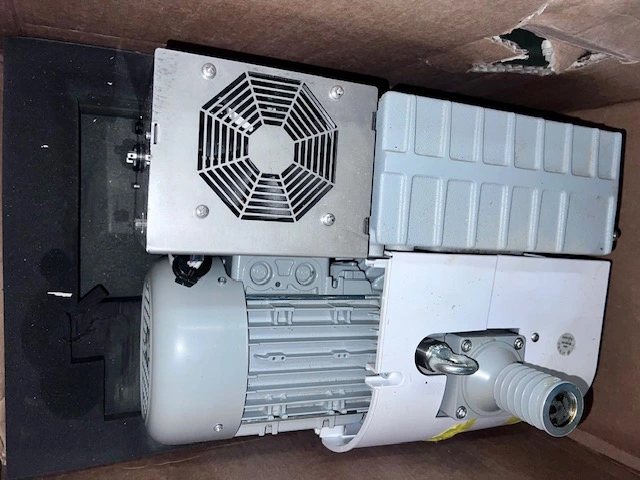 Agilent Technologies X3705-64000 Rotary Vane Pump